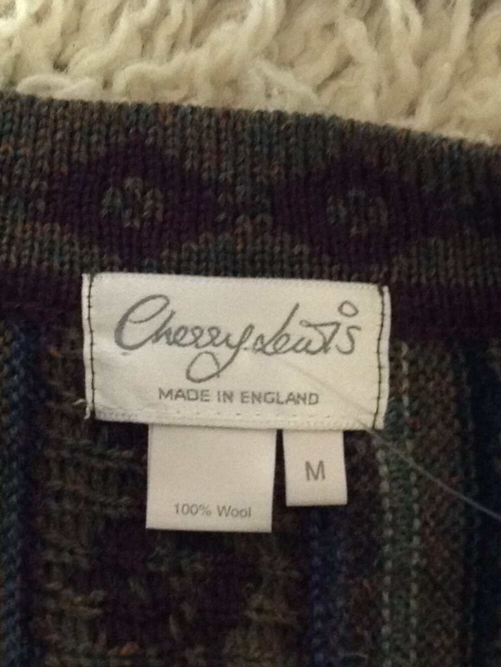 VTG 2000 Cherry Lewis "M" 100% Wool England Cardigan Eclectic Granny Quality Lux - Picture 4 of 7